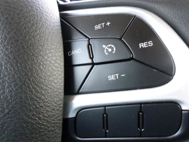 Used 2018 Jeep Renegade Latitude image 31