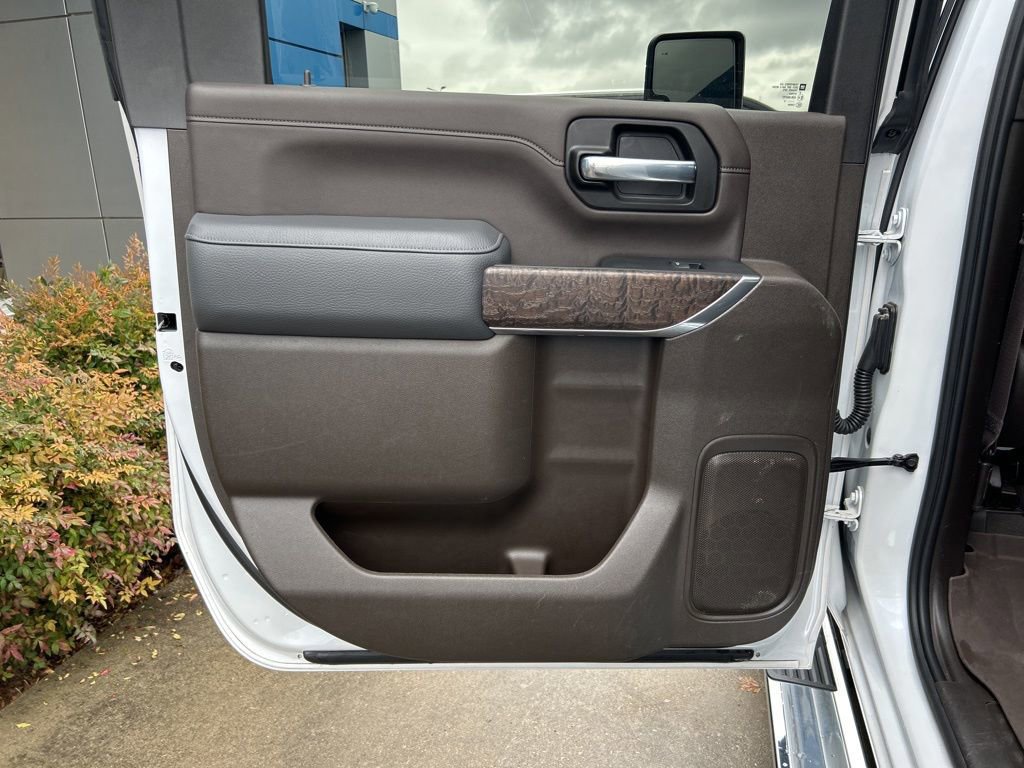 Used 2022 GMC Sierra 3500 Denali w/ Denali Ultimate Package image 9