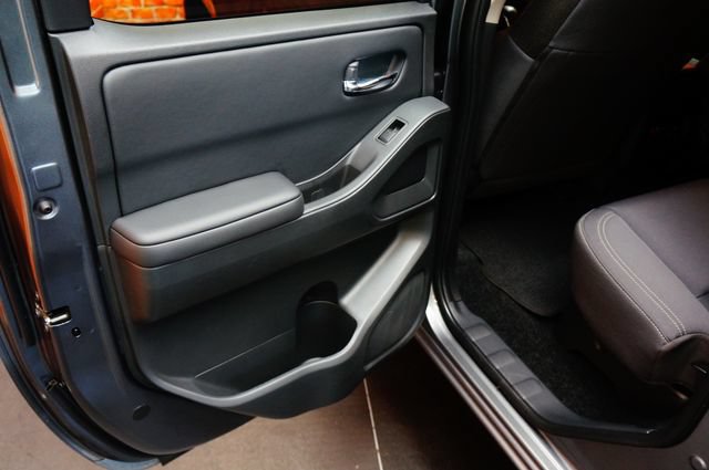 Used 2025 Nissan Frontier SV w/ SV Convenience Package AWD/4WD image 38