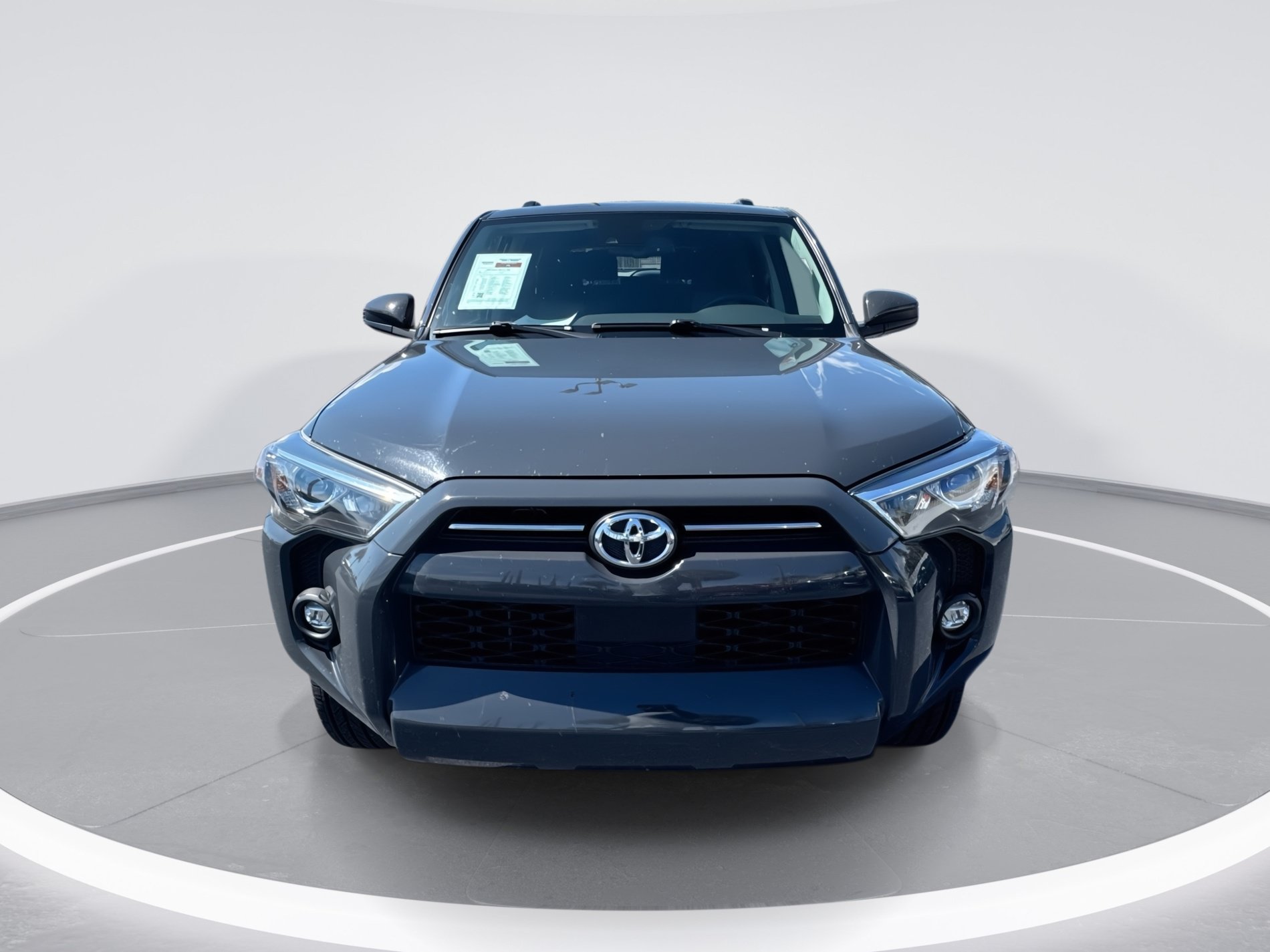 Used 2024 Toyota 4Runner SR5 AWD/4WD image 9