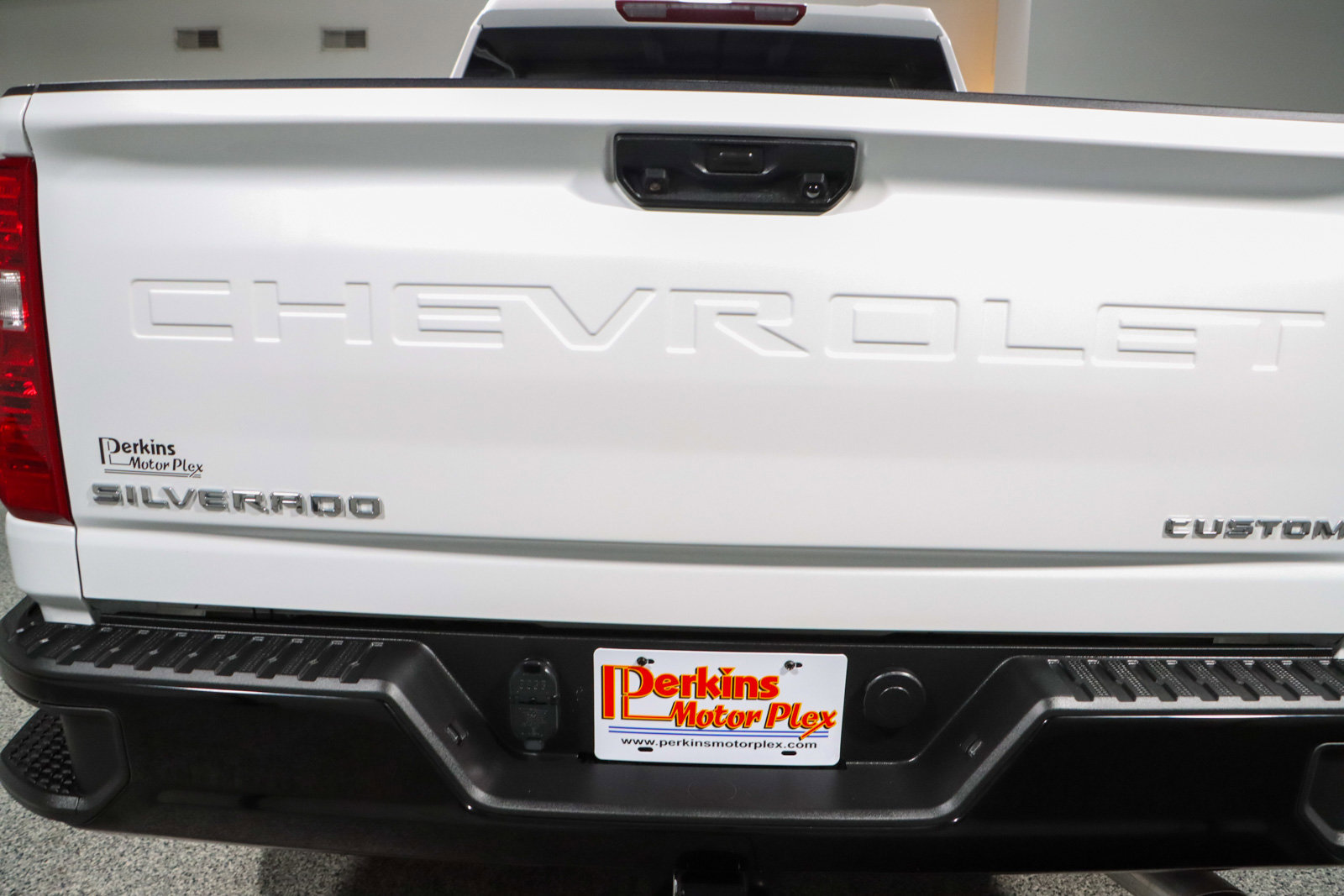 Used 2022 Chevrolet Silverado 2500 Custom w/ Custom Value Package image 8