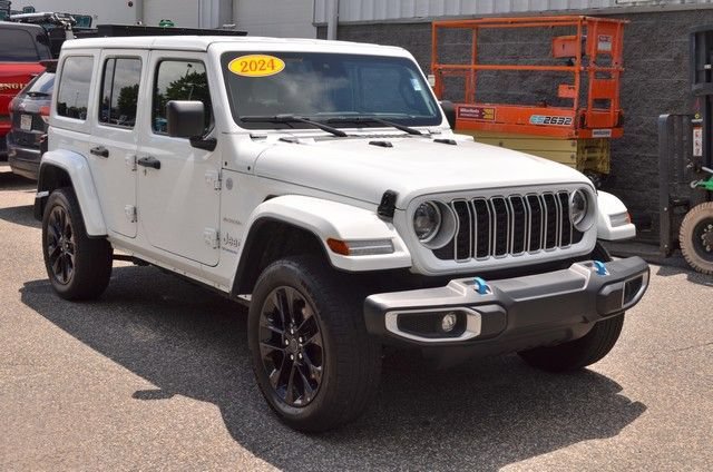 Used 2024 Jeep Wrangler Unlimited Sahara AWD/4WD image 2