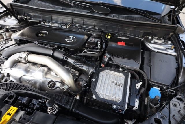 Used 2024 Mercedes-Benz GLB 250 4MATIC image 40