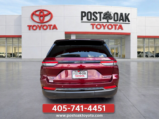 Used 2025 Jeep Grand Cherokee Limited w/ Black Appearance Package AWD/4WD image 9