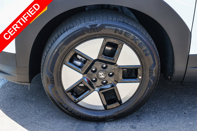 Certified 2025 Hyundai Santa Fe SEL FWD image 9