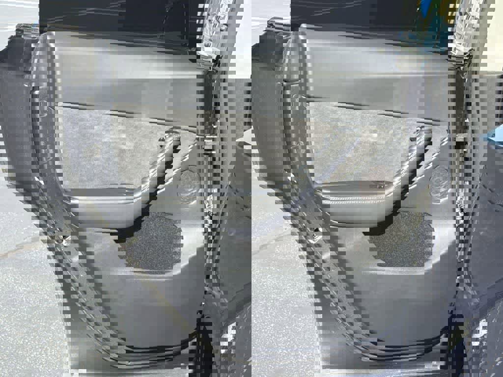 Used 2023 Tesla Model Y Performance image 28