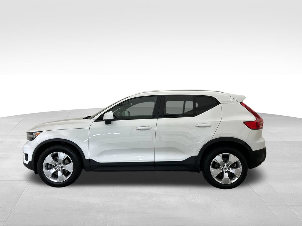 Used 2019 Volvo XC40 T5 Momentum AWD/4WD image 2