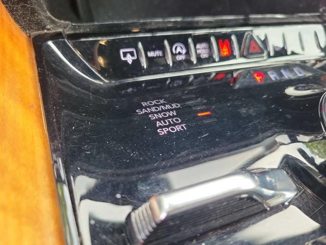 Used 2024 Jeep Grand Wagoneer L Series III AWD/4WD image 23