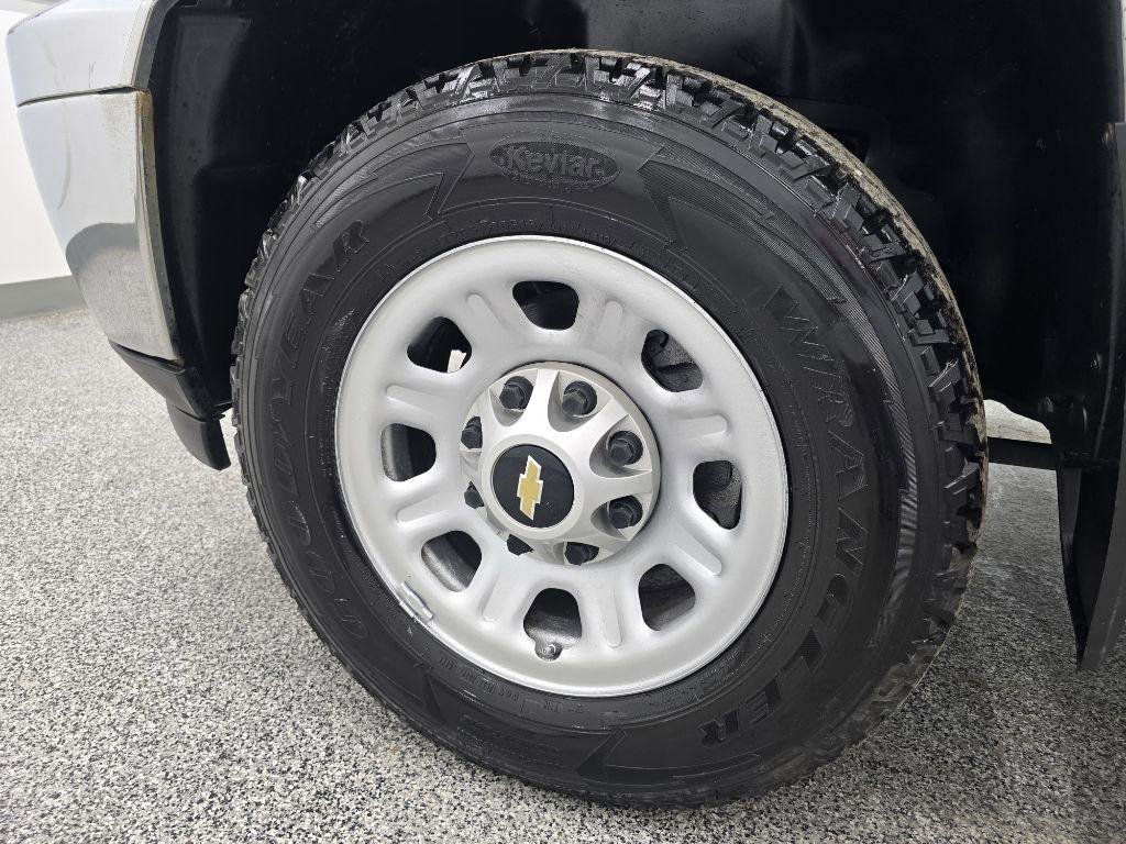 Used 2014 Chevrolet Silverado 3500 W/T image 30