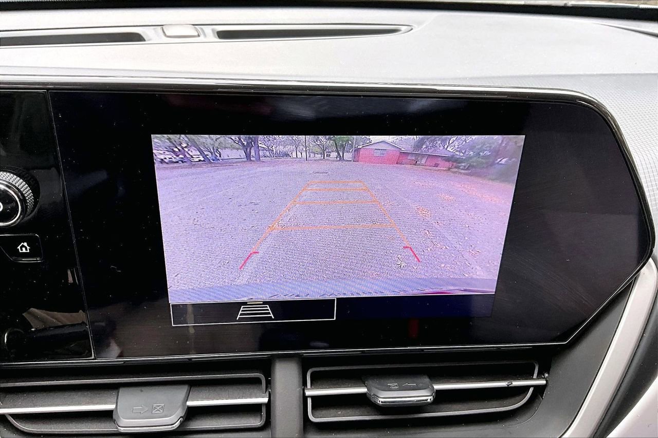 Used 2024 Chevrolet Trax LS w/ LS Convenience Package FWD image 13