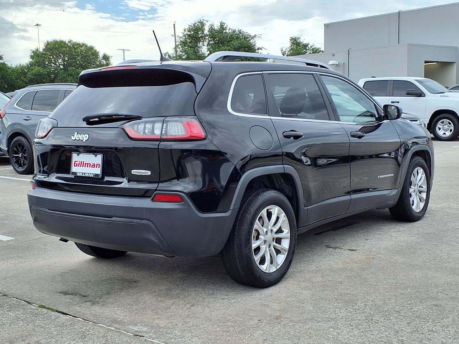 Used 2019 Jeep Cherokee Latitude w/ Popular Appearance Group FWD image 24