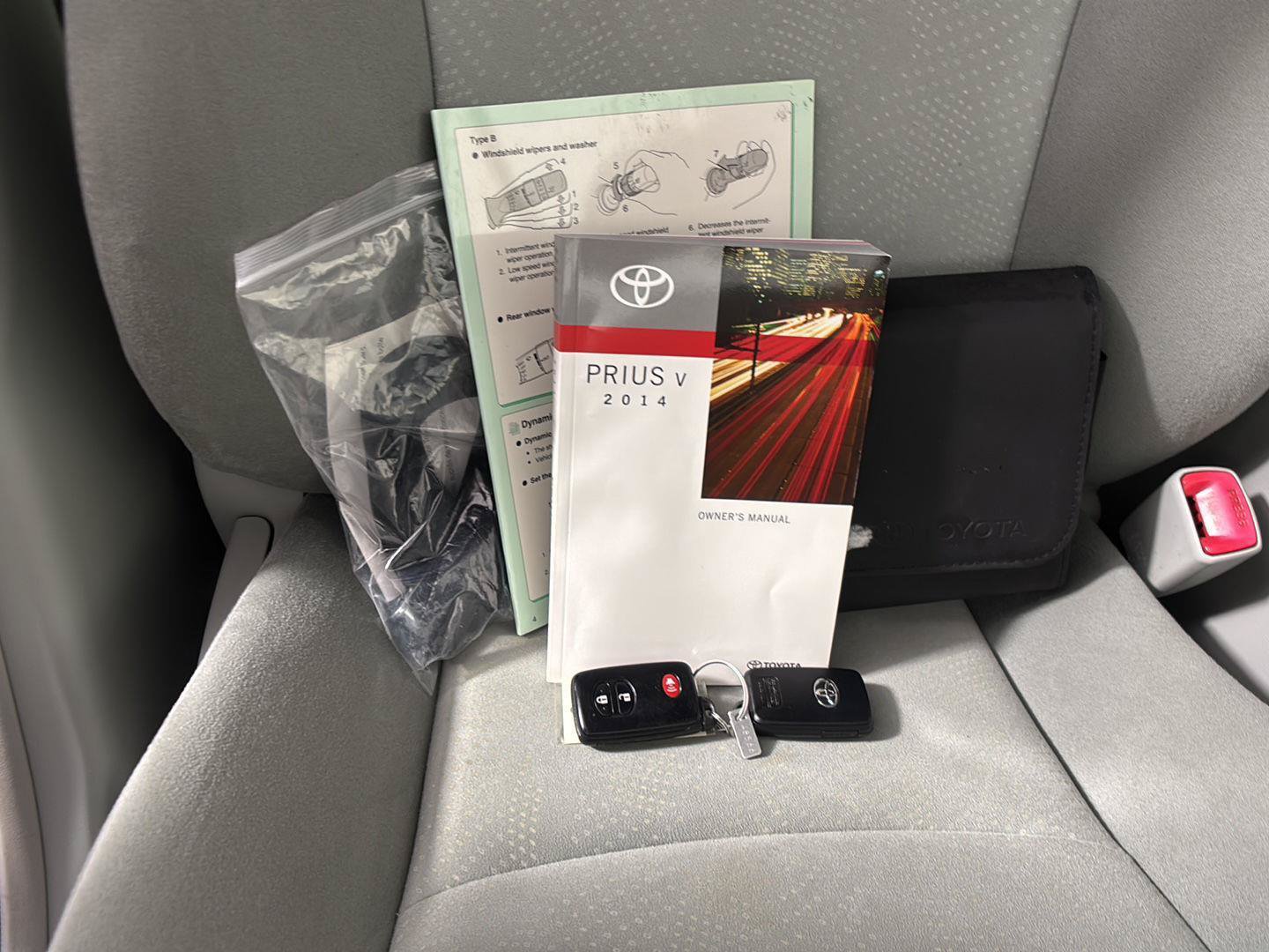 Used 2014 Toyota Prius V Three FWD image 23