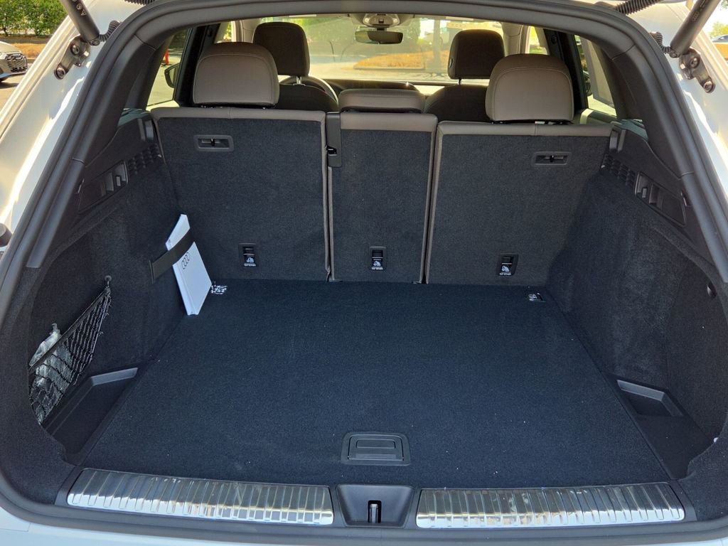 Certified 2025 Audi Q5 Premium w/ Convenience Package image 16