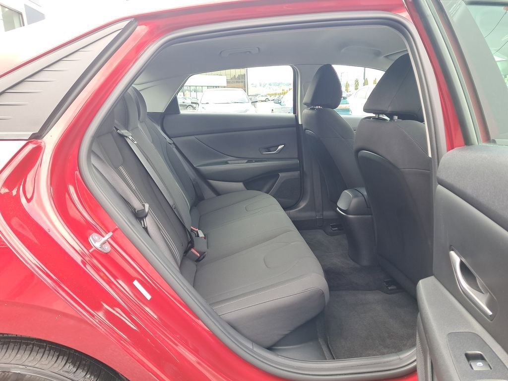 Used 2023 Hyundai Elantra Blue image 15