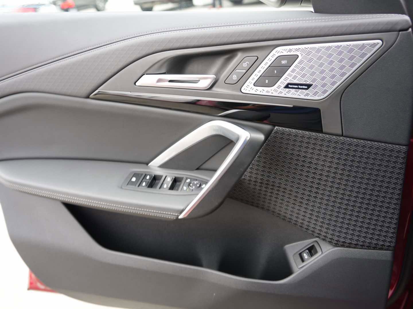 Used 2025 BMW X2 xDrive28i image 8