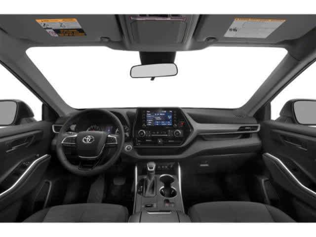Used 2022 Toyota Highlander LE FWD image 4