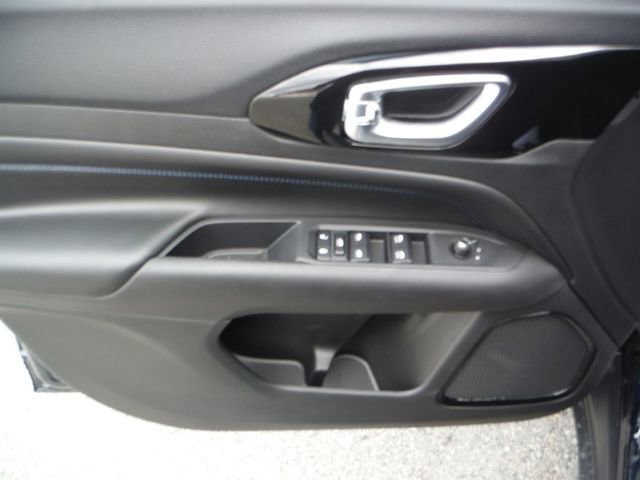 New 2026 Jeep Compass Latitude AWD/4WD image 12