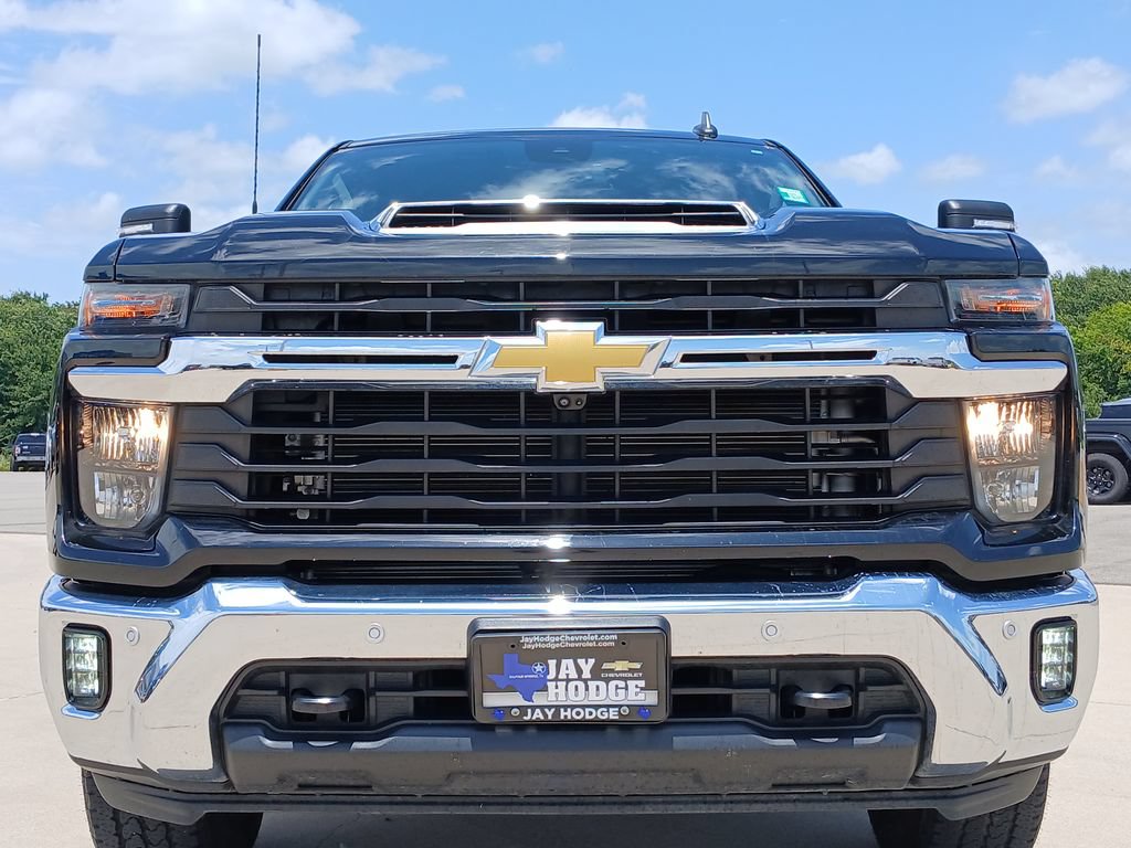 Used 2025 Chevrolet Silverado 3500 LT w/ Safety Package AWD/4WD image 32