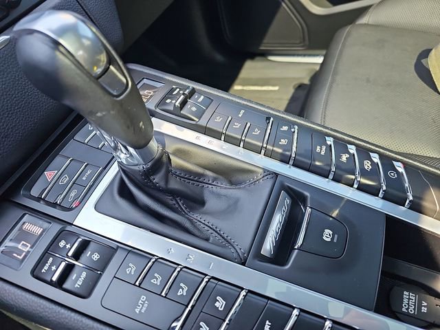 Used 2017 Porsche Macan Turbo AWD/4WD image 15