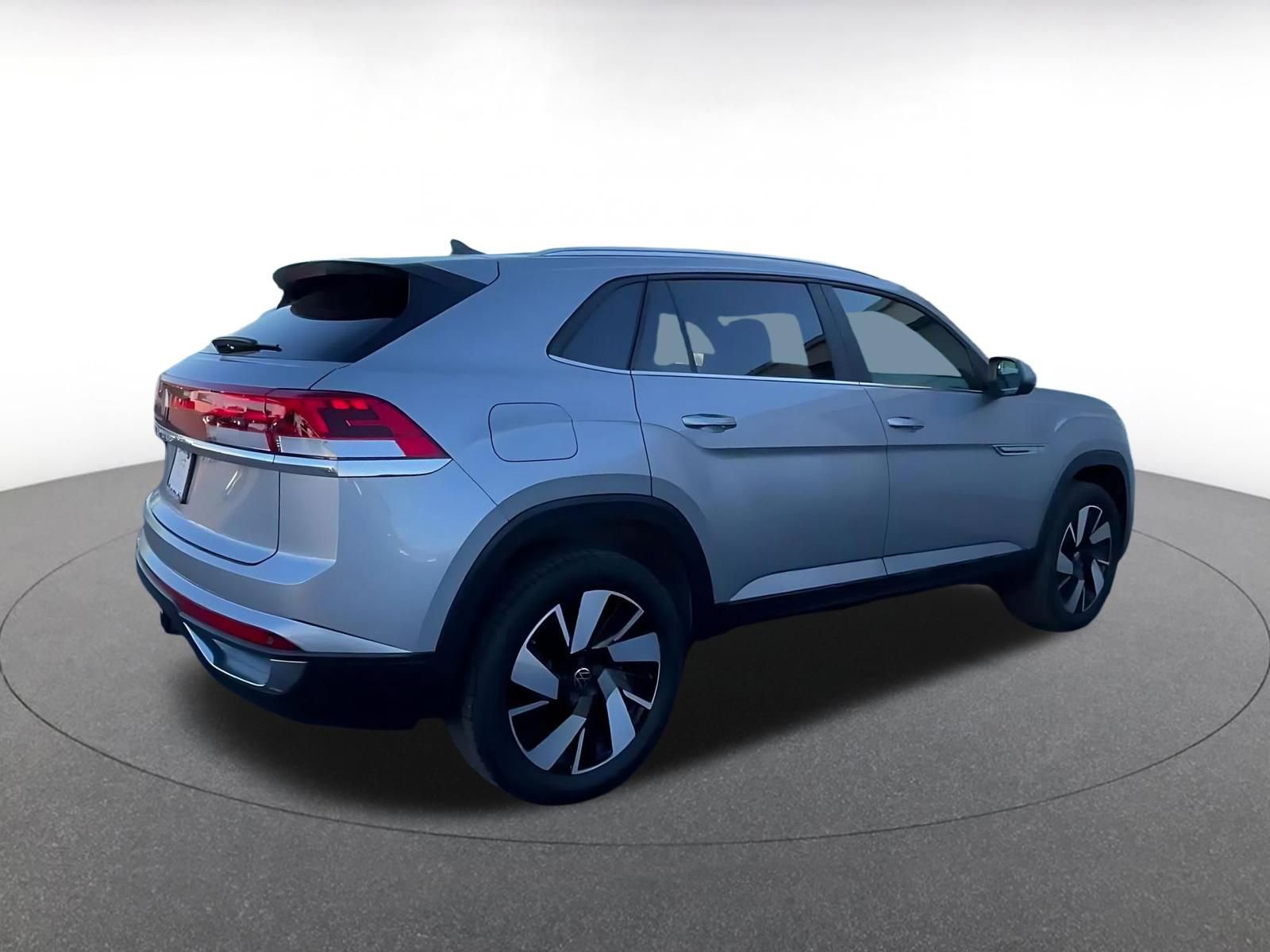 Used 2025 Volkswagen Atlas Cross Sport SE FWD image 15