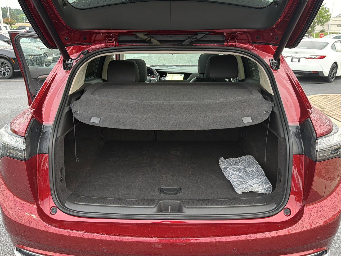 Used 2023 Buick Envision Avenir FWD image 35
