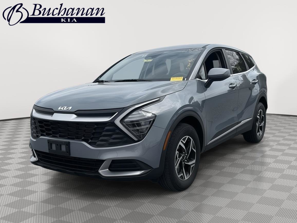 Used 2025 Kia Sportage LX AWD/4WD image 1