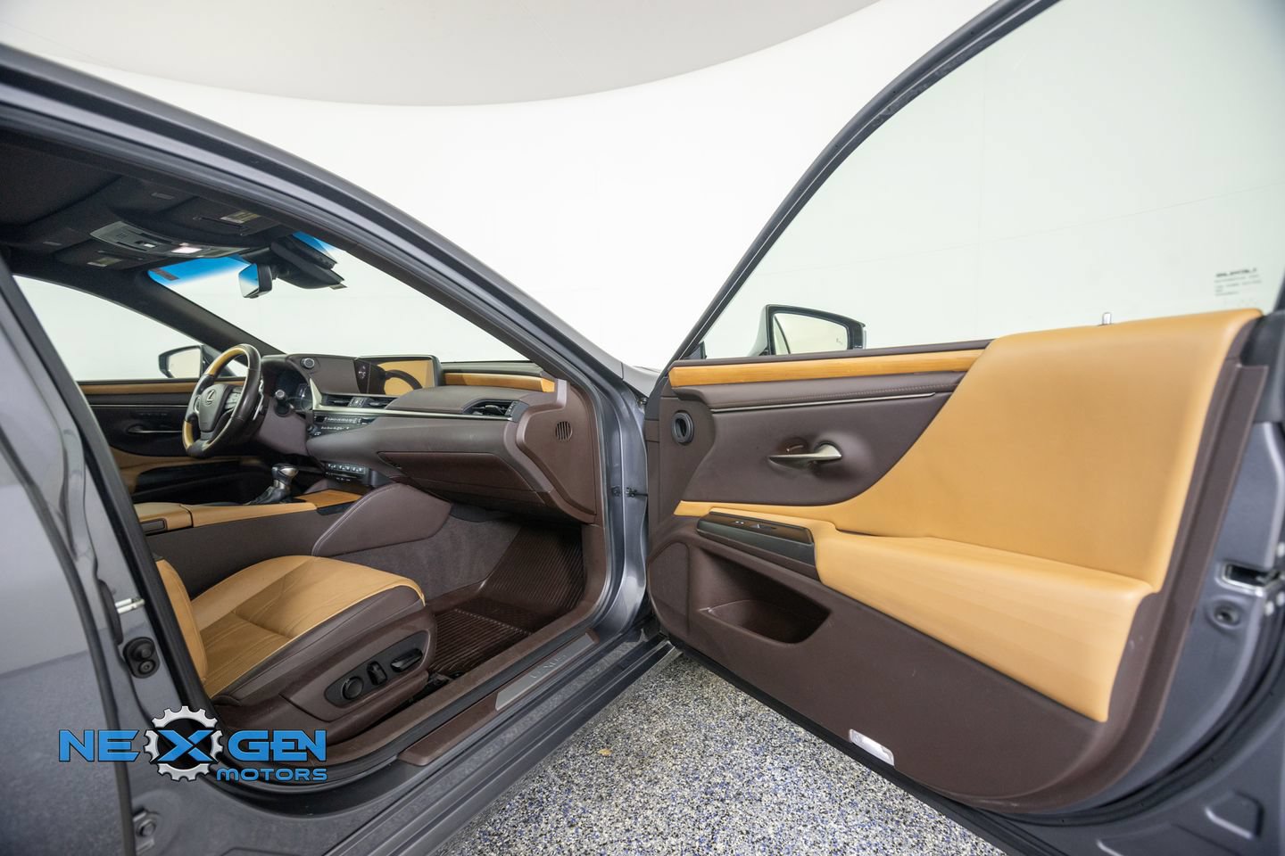 Used 2019 Lexus ES 350 w/ Accessory Package FWD image 39