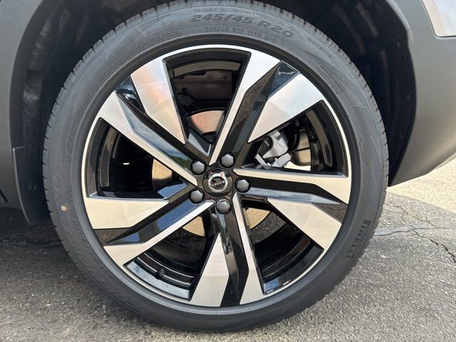 New 2026 Volvo XC40 B5 Plus AWD/4WD image 5