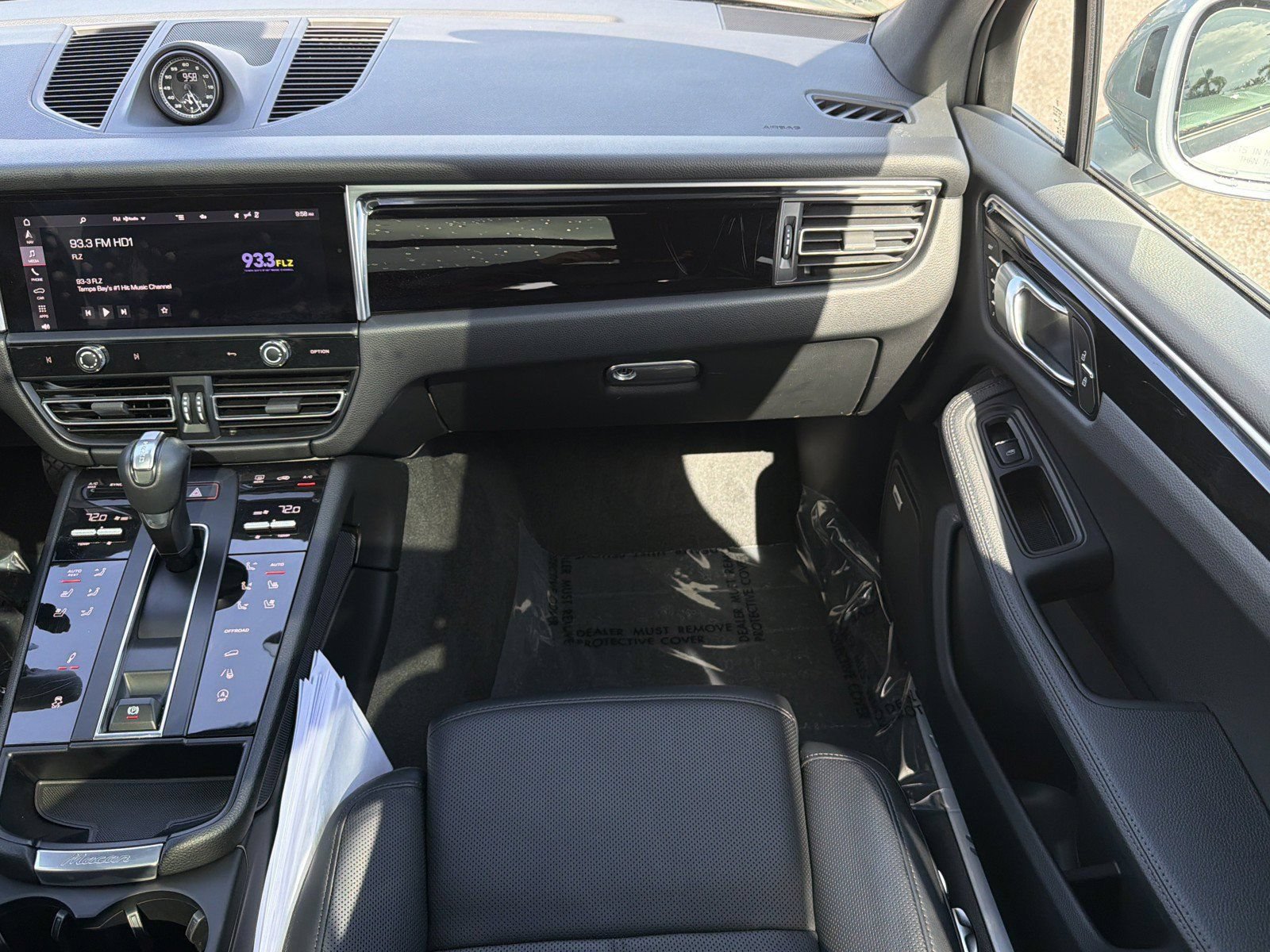 Used 2024 Porsche Macan S AWD/4WD image 17