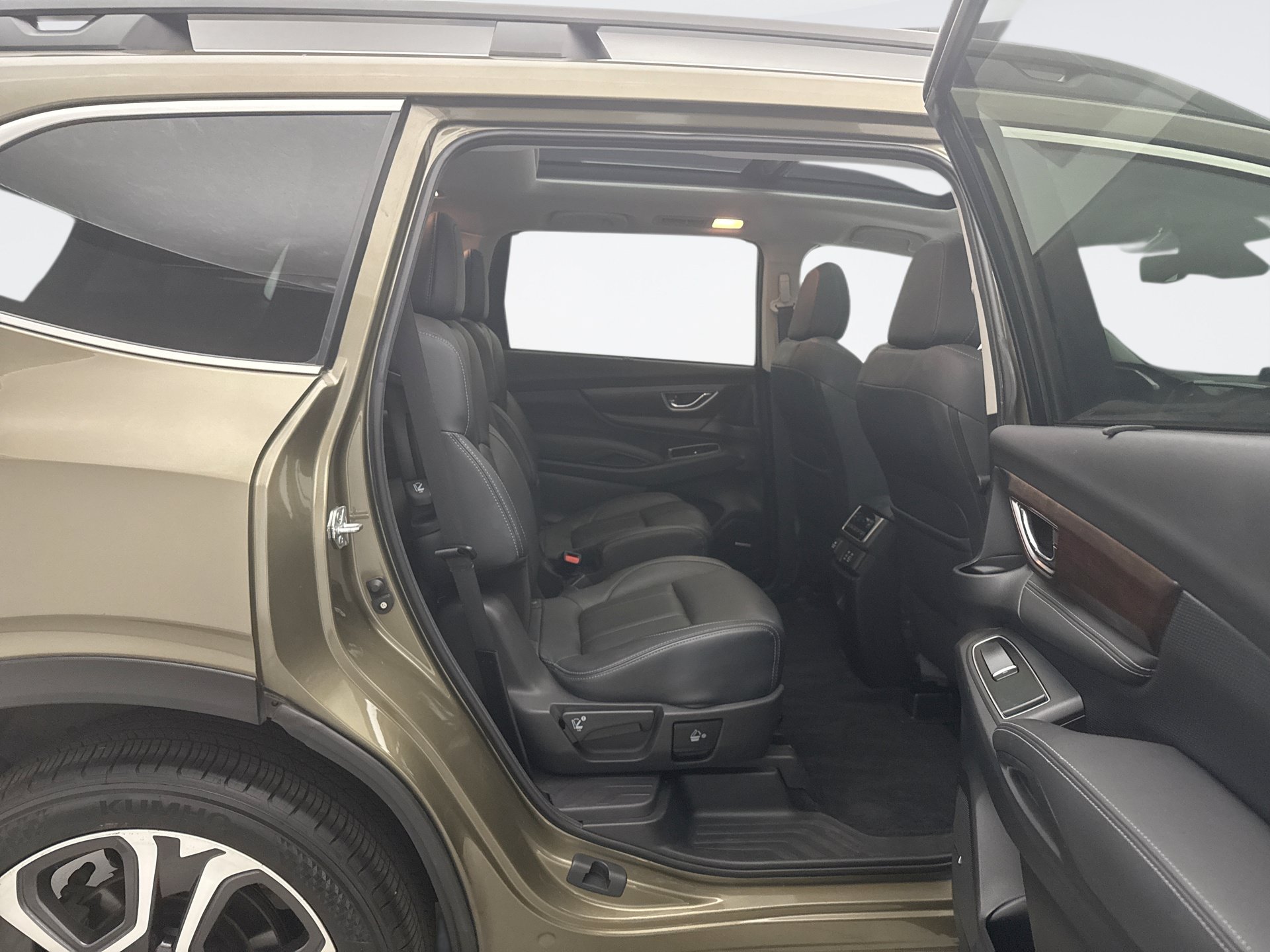 Used 2023 Subaru Ascent Touring AWD/4WD image 21