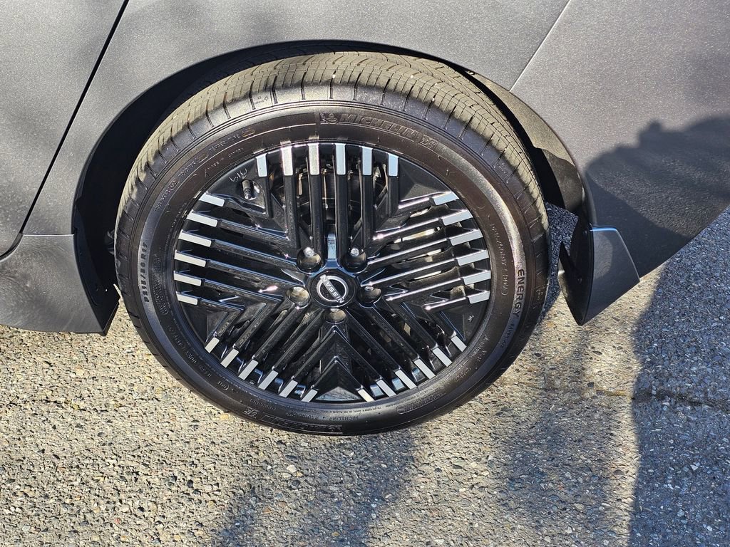 Certified 2025 Nissan Leaf SV Plus image 9