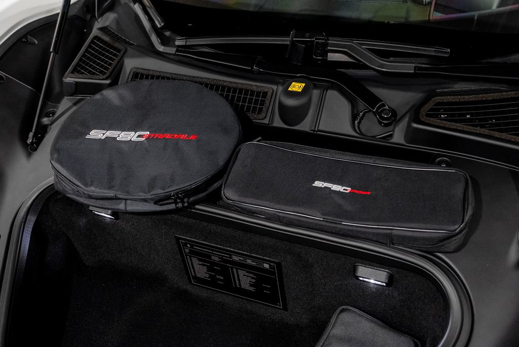 Used 2022 Ferrari SF90 Spider AWD/4WD image 73