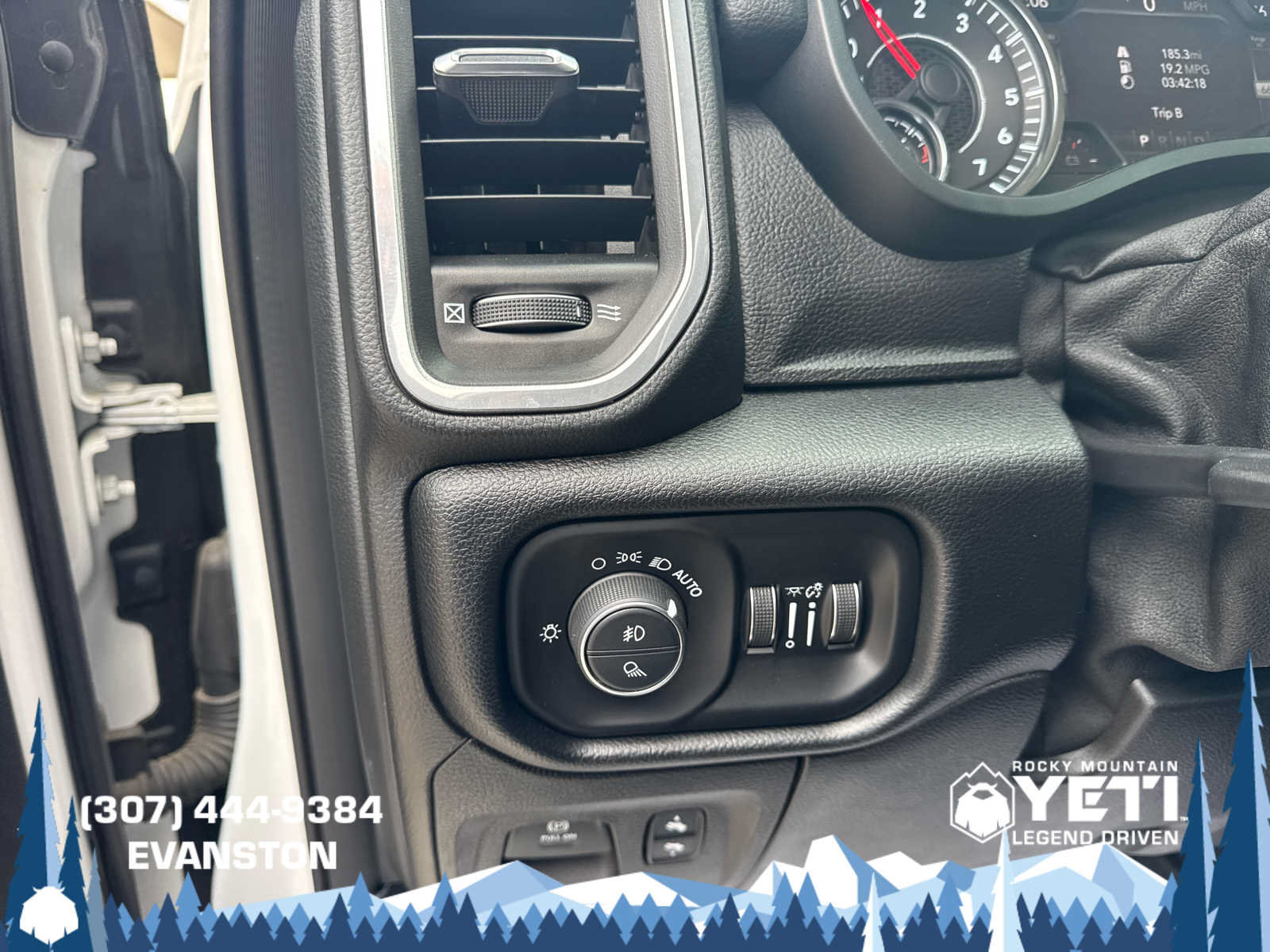 Used 2021 RAM 1500 Laramie AWD/4WD image 26