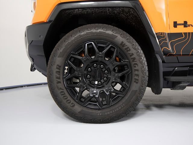 Used 2024 GMC Hummer EV 3X w/ LPO, Illumination Package image 9