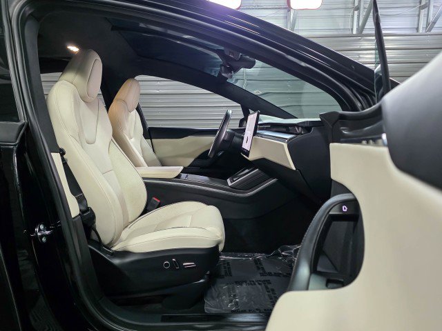 Used 2023 Tesla Model X Plaid image 14