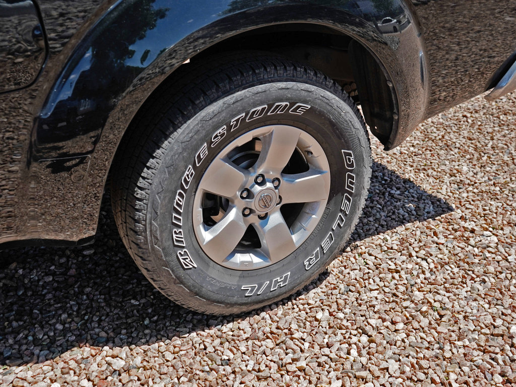 Used 2012 Nissan Frontier SV RWD image 3