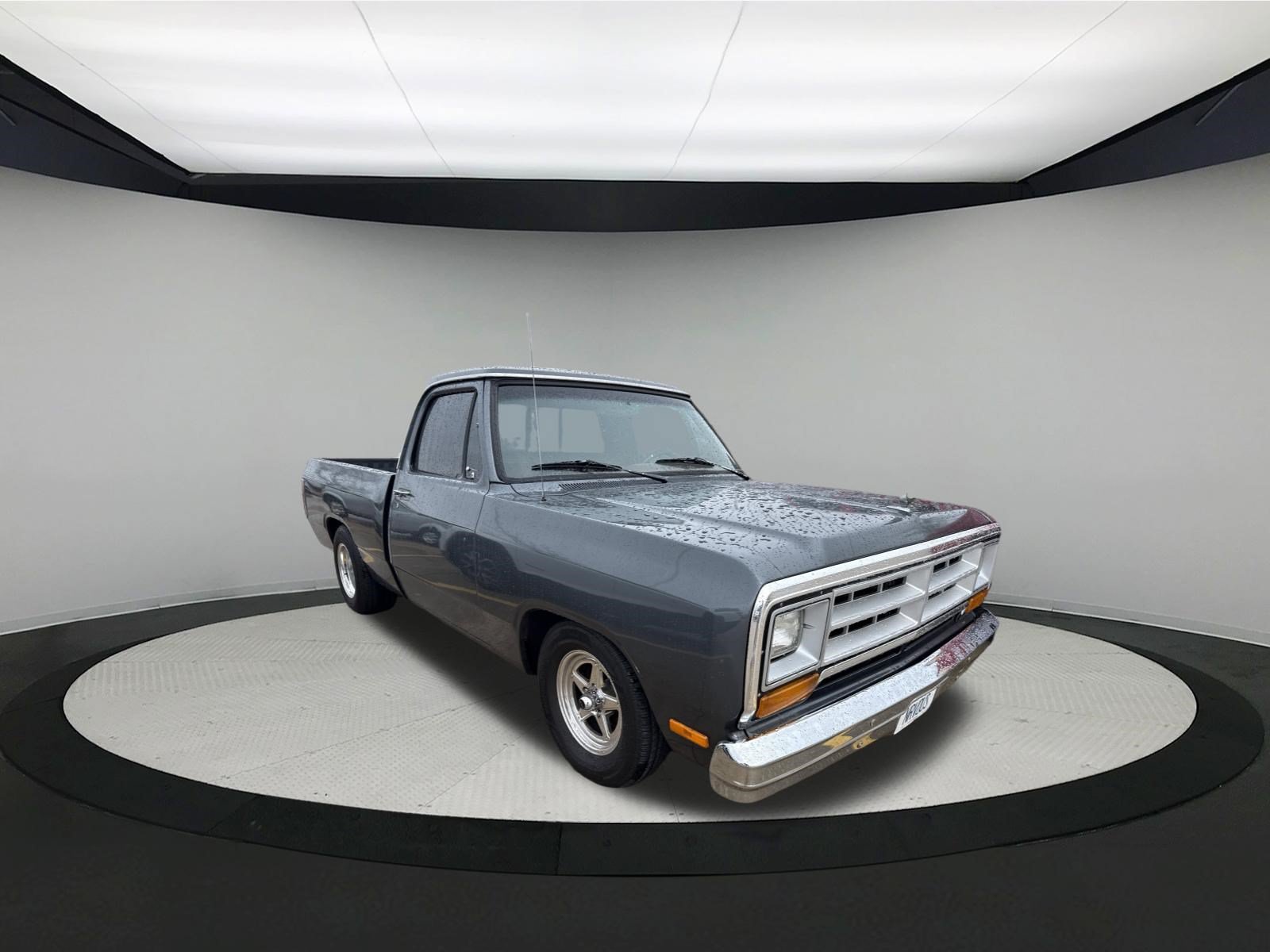 Used 1987 Dodge D/W Truck 150 RWD image 1