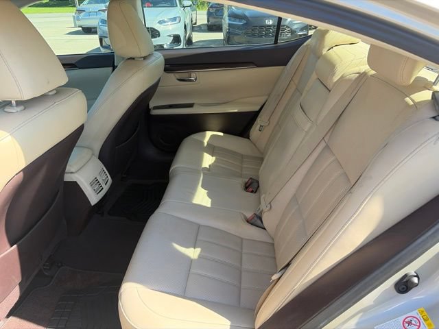 Used 2016 Lexus ES 350 w/ Luxury Package w/Wood Trim FWD image 13