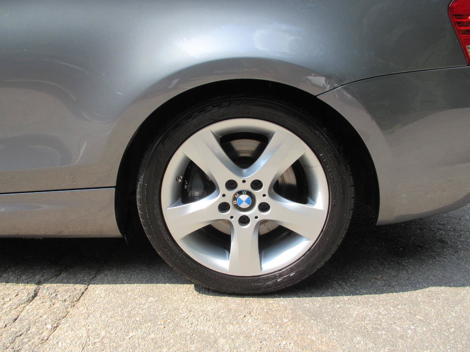 Used 2010 BMW 135i Convertible RWD image 18