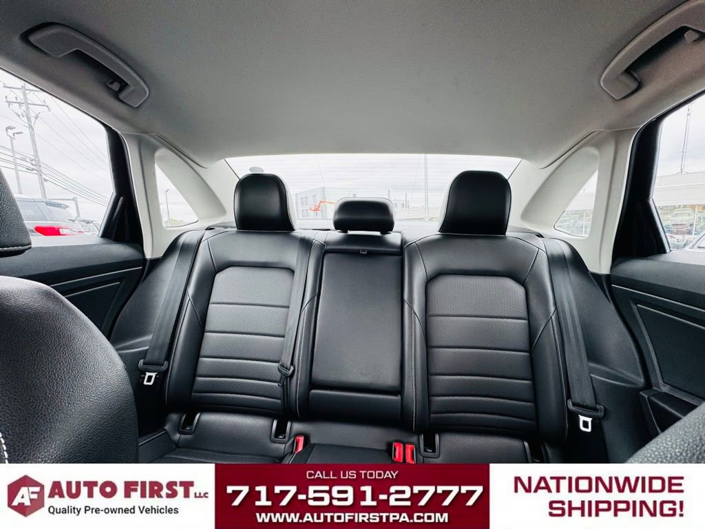 Used 2023 Volkswagen Jetta SE image 18