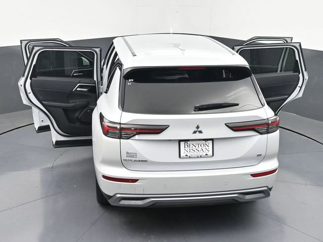 Used 2025 Mitsubishi Outlander SE FWD image 45
