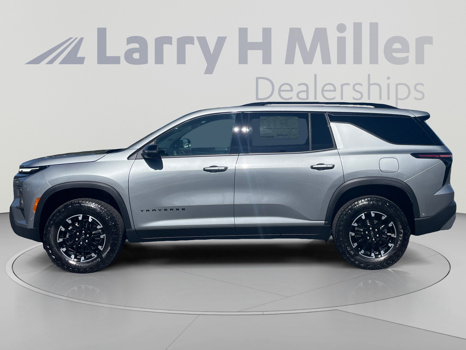 New 2026 Chevrolet Traverse Z71 w/ Enhanced Driving Package AWD/4WD image 2