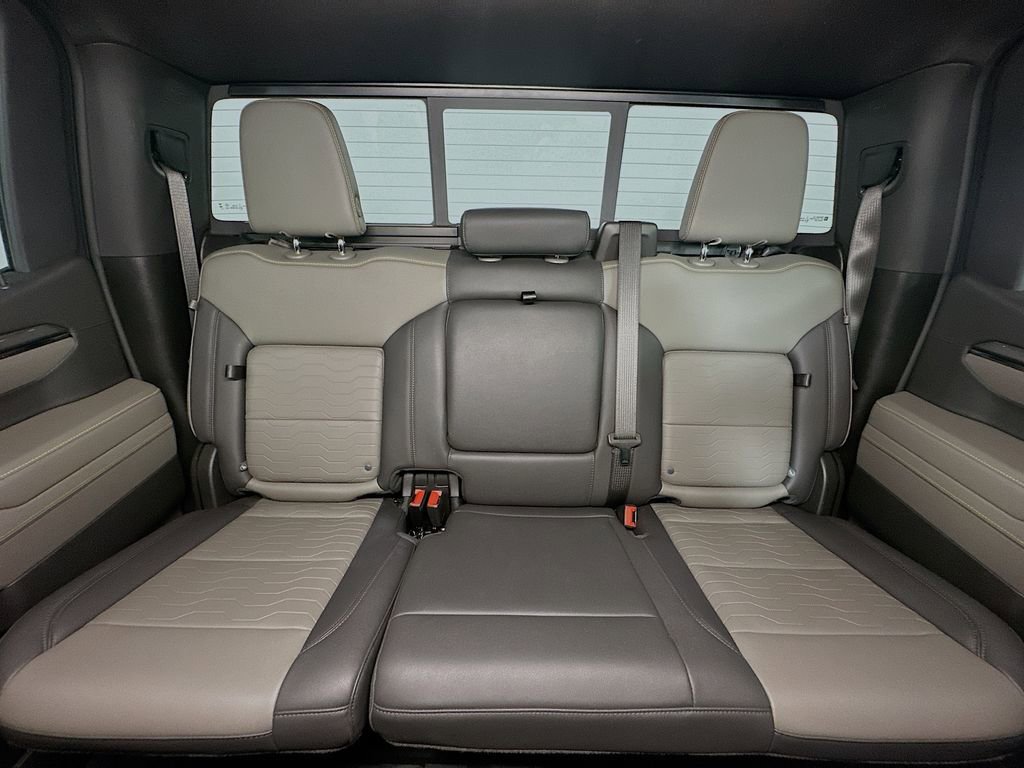 Used 2025 Chevrolet Silverado 1500 ZR2 w/ Technology Package image 13