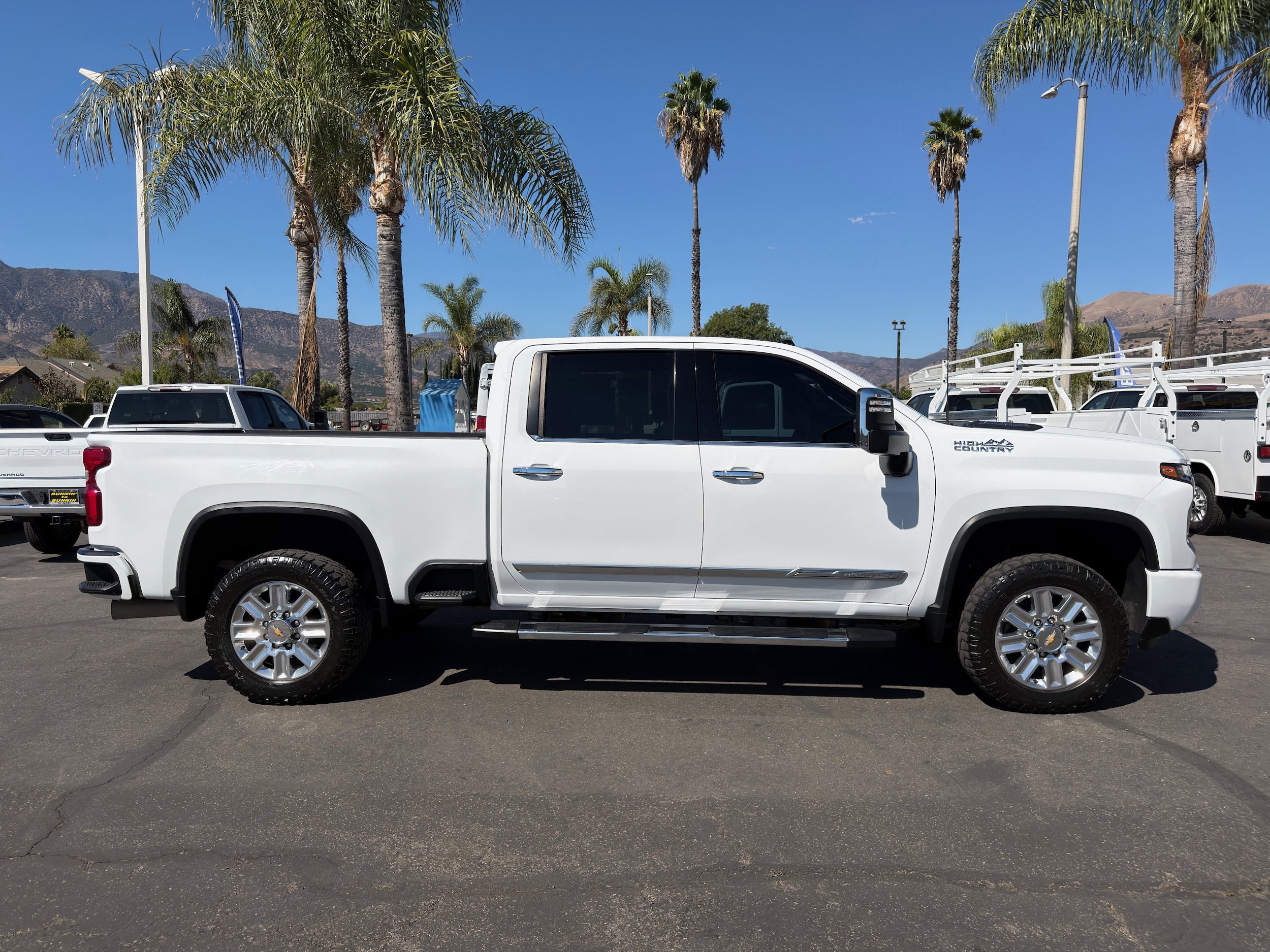 Used 2024 Chevrolet Silverado 2500 High Country AWD/4WD image 9