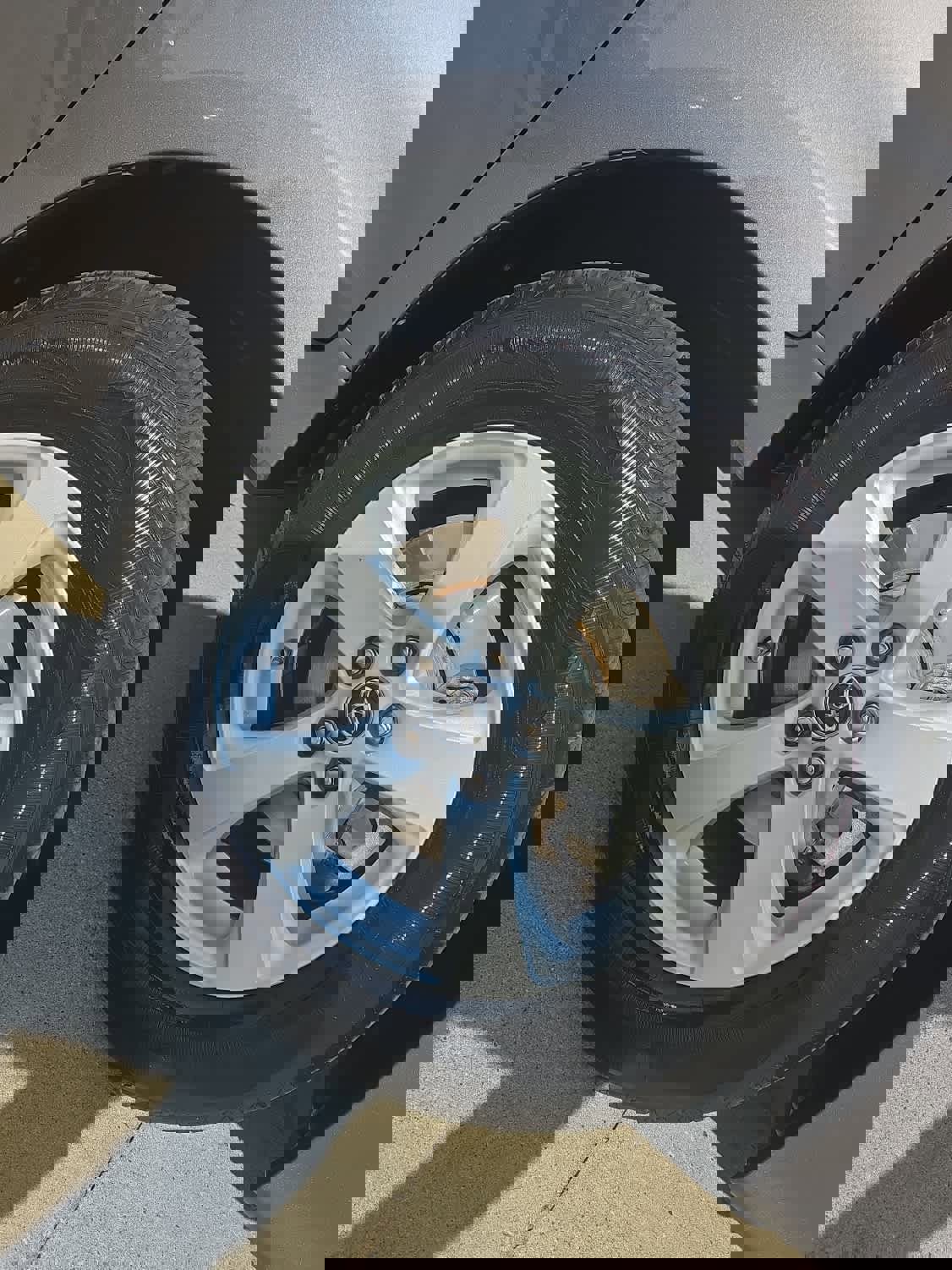 Used 2020 Toyota Sienna L image 2