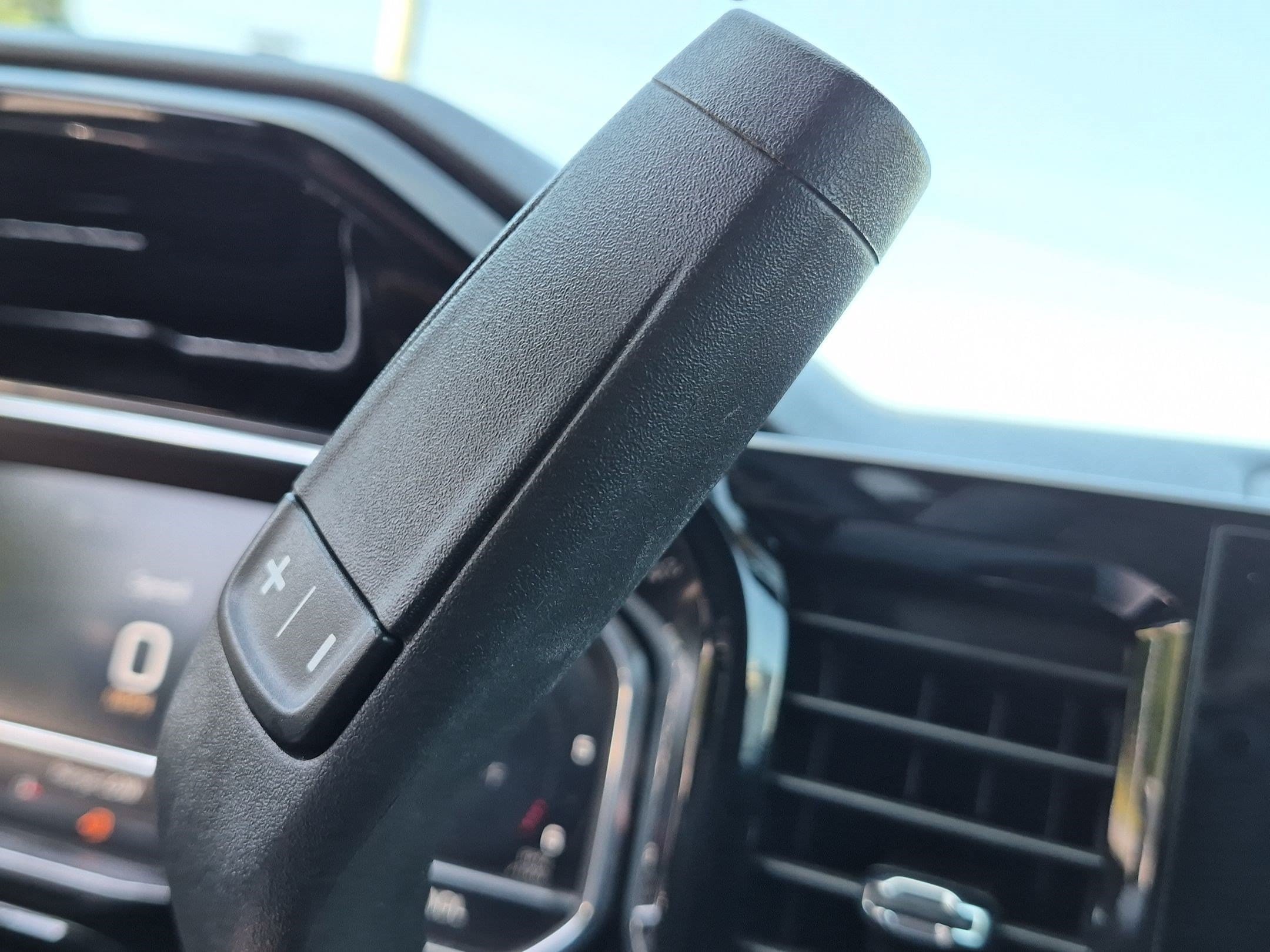 Used 2025 GMC Sierra 1500 SLT AWD/4WD image 27