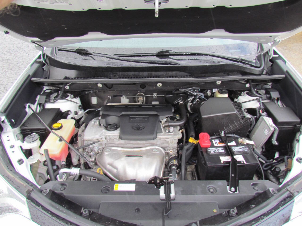 Used 2016 Toyota RAV4 SE image 25