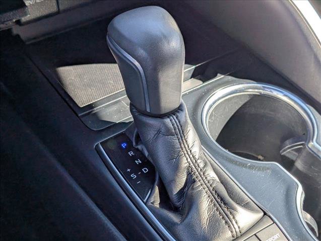Used 2018 Toyota Camry XLE FWD image 11