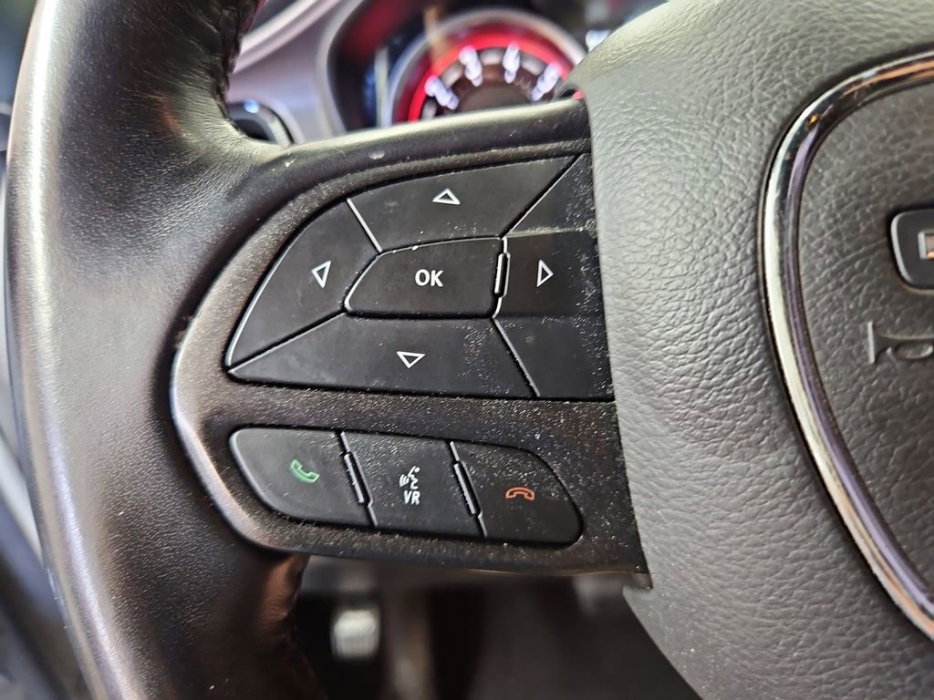 Used 2023 Dodge Challenger SXT RWD image 11