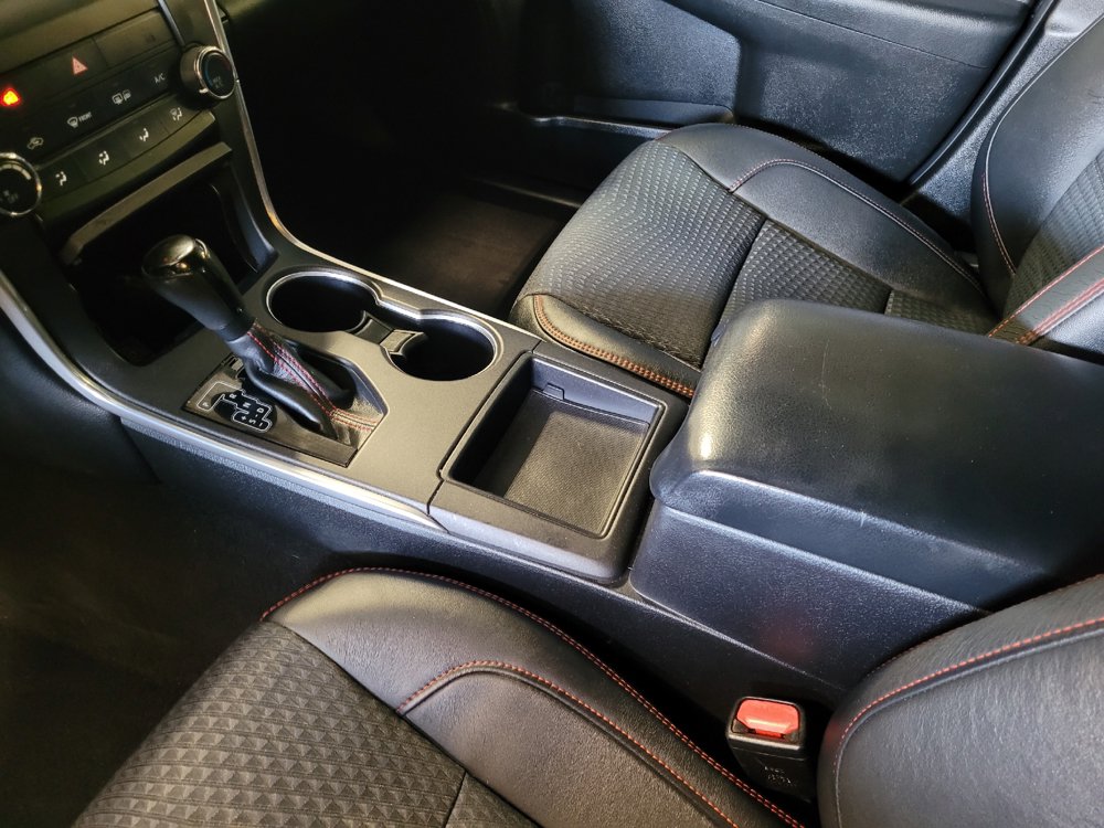 Used 2015 Toyota Camry SE FWD image 26